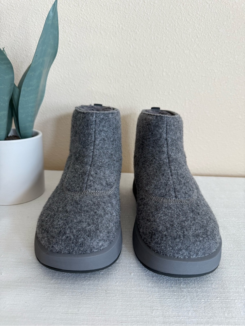 New ALLBIRDS Gray Recycled Wool Slip-On Weatherproof Kiwi Booties